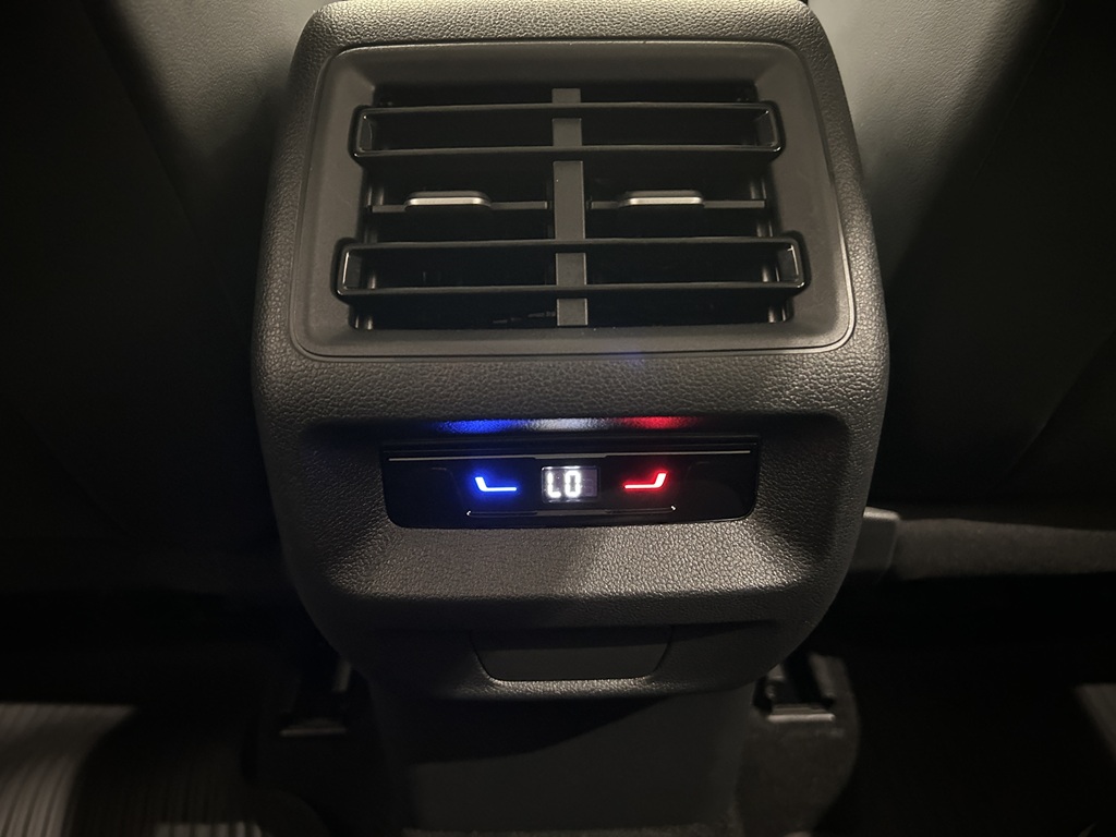 Volkswagen Tiguan JZH17A