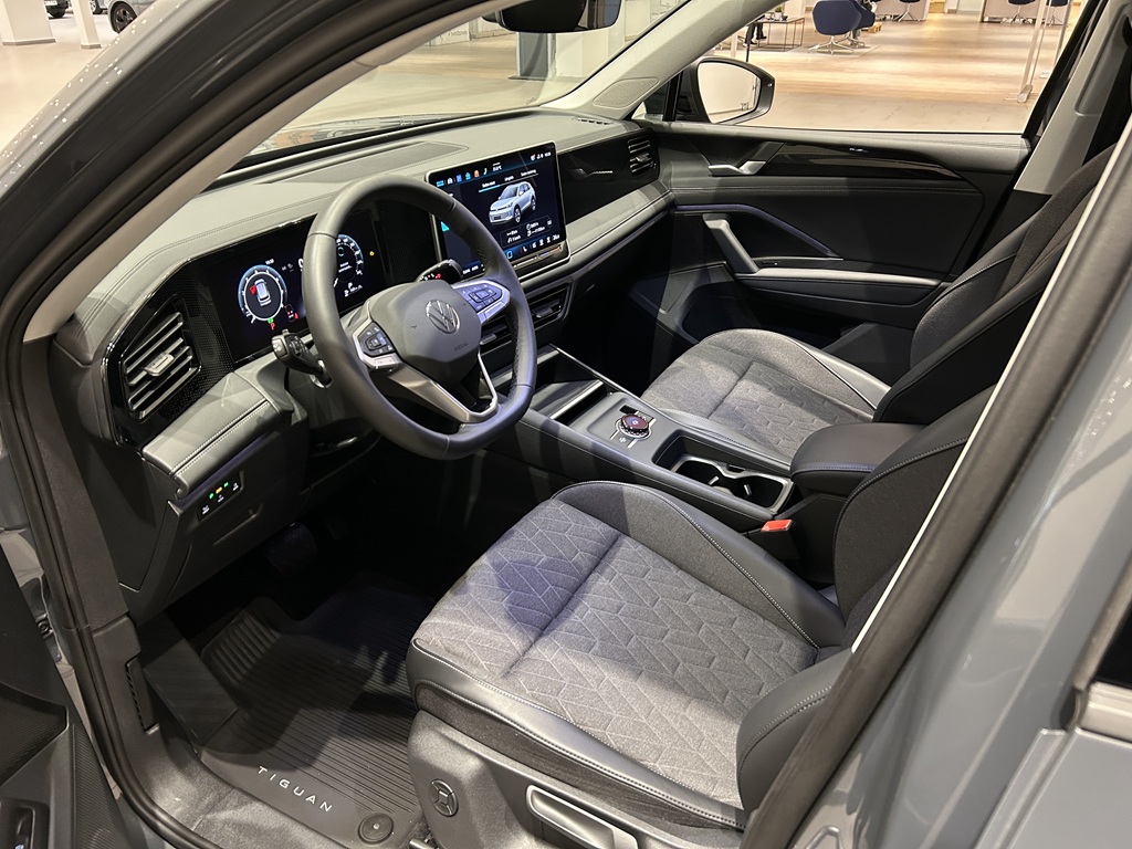 Volkswagen Tiguan JZH17A