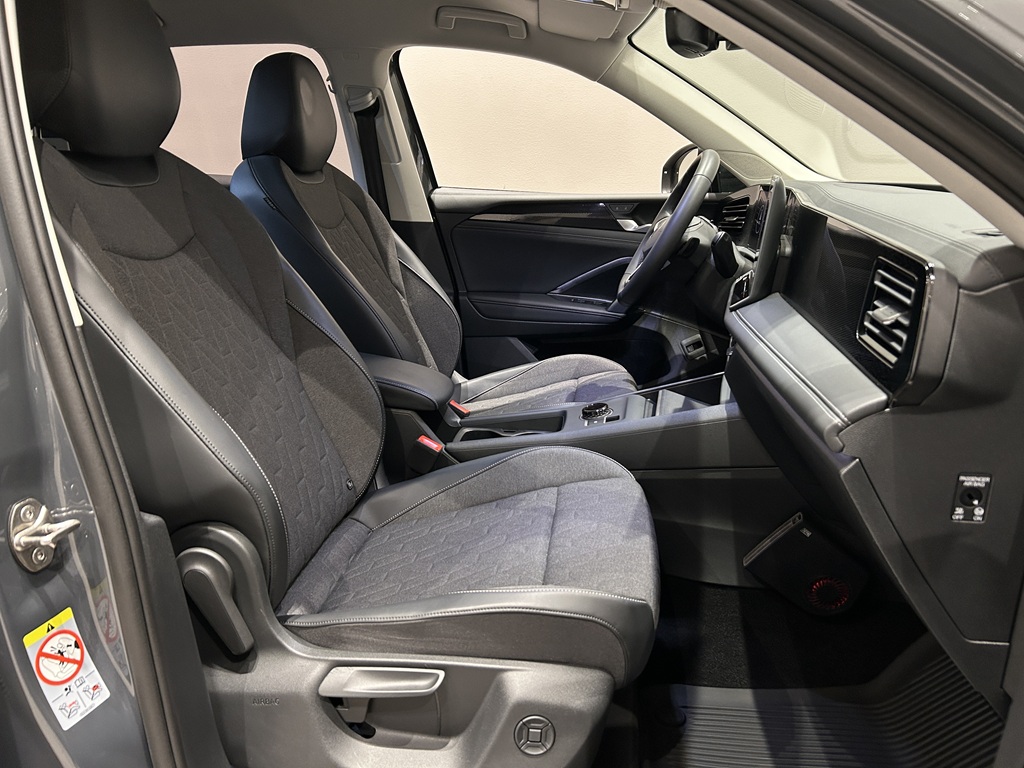 Volkswagen Tiguan JZH17A