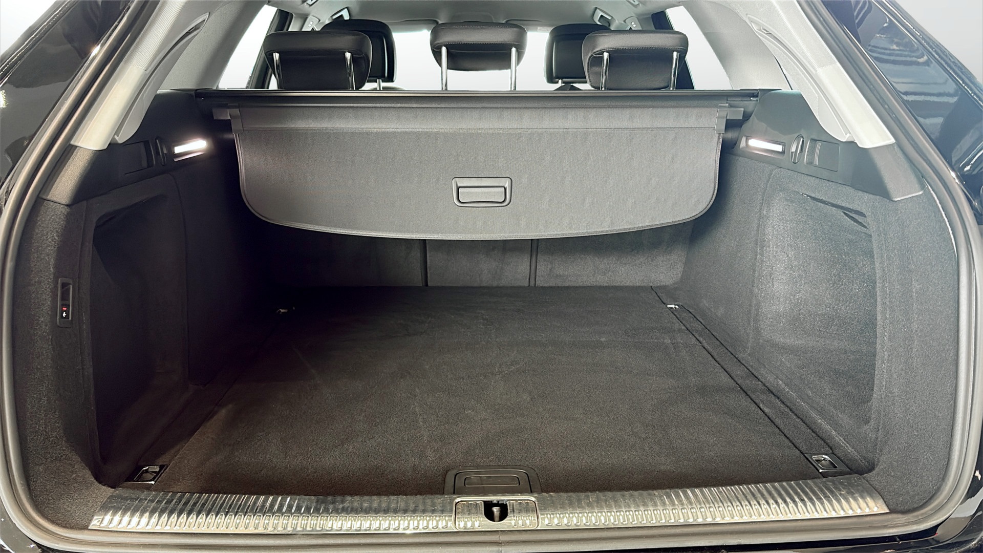 Audi A4 allroad quattro KBJ82H
