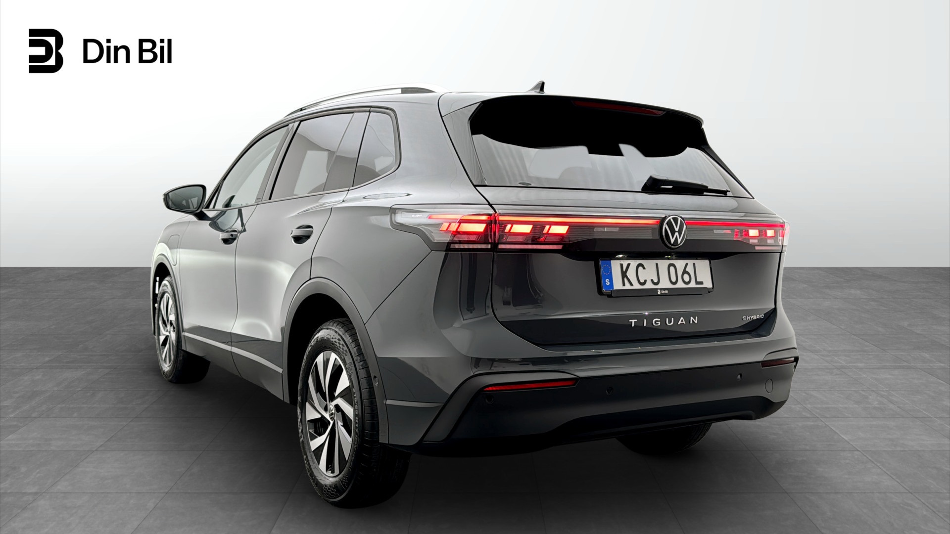 Volkswagen Tiguan KCJ06L