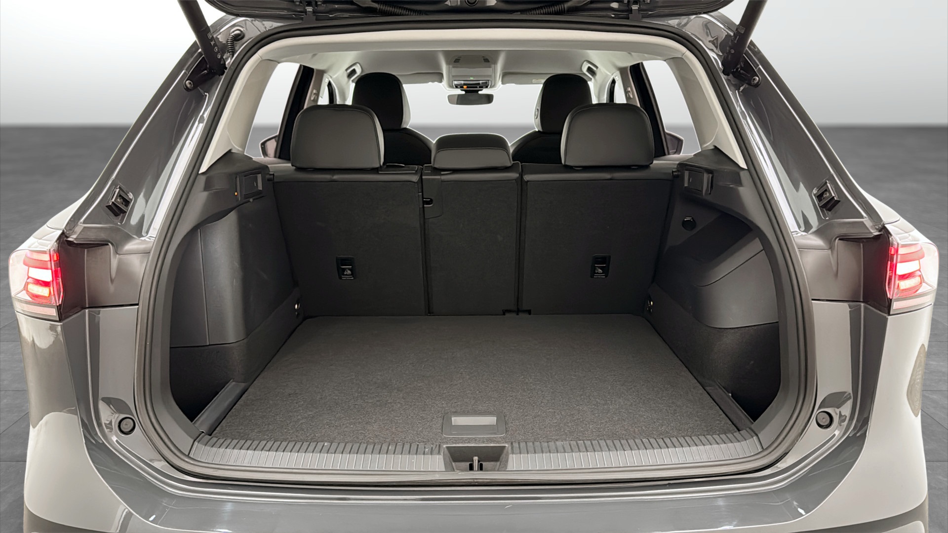 Volkswagen Tiguan KCJ06L