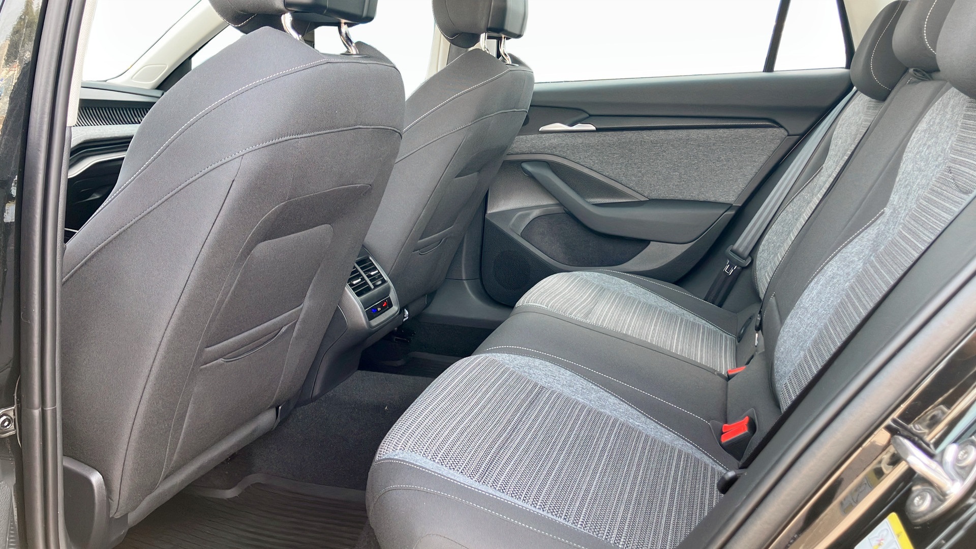Skoda Superb Combi KCM27D