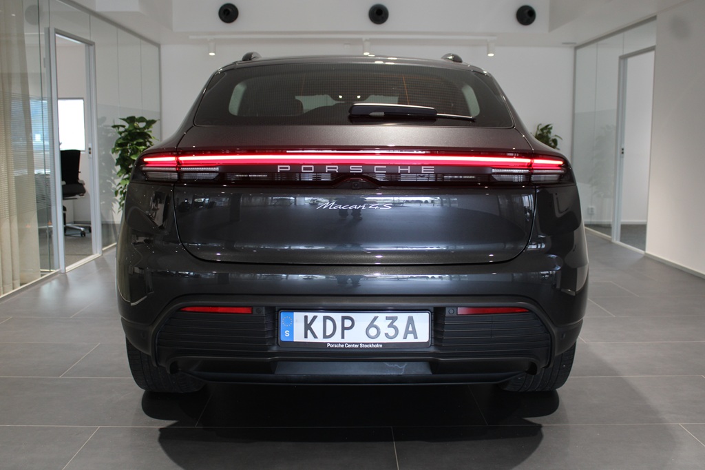 Porsche Macan KDP63A