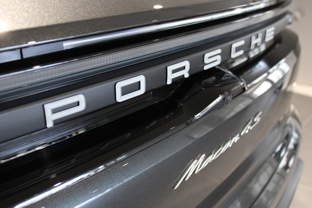 Porsche Macan KDP63A