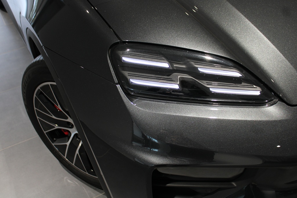 Porsche Macan KDP63A