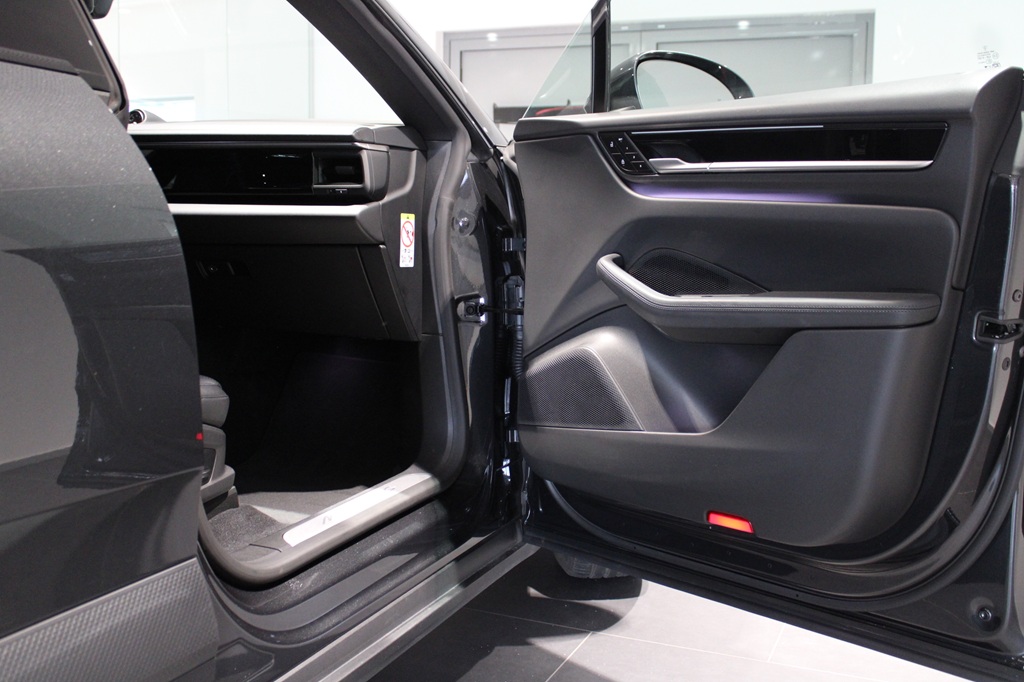 Porsche Macan KDP63A