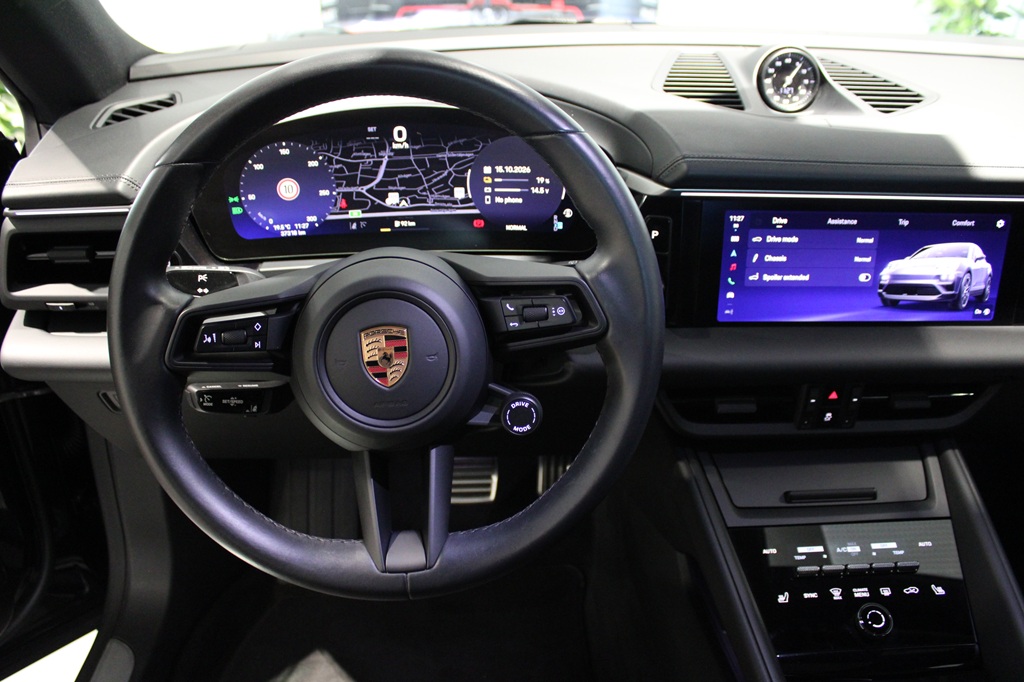 Porsche Macan KDP63A