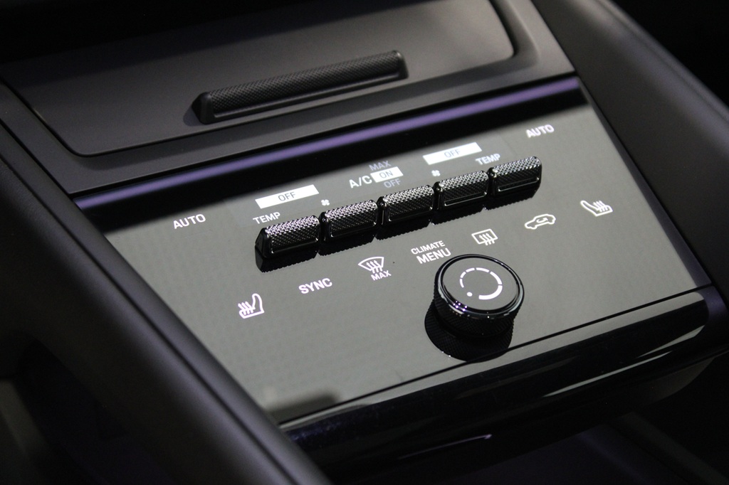 Porsche Macan KDP63A
