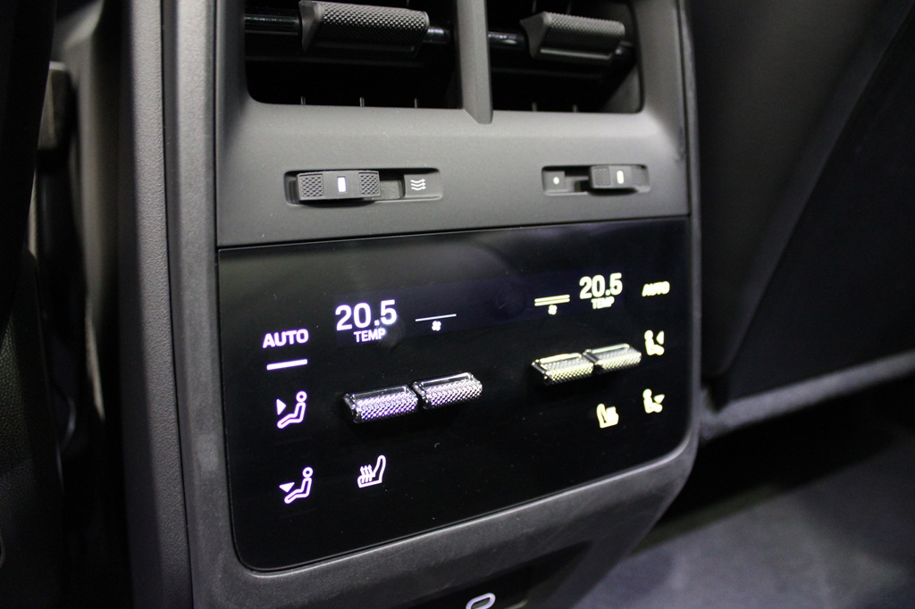 Porsche Macan KDP63A