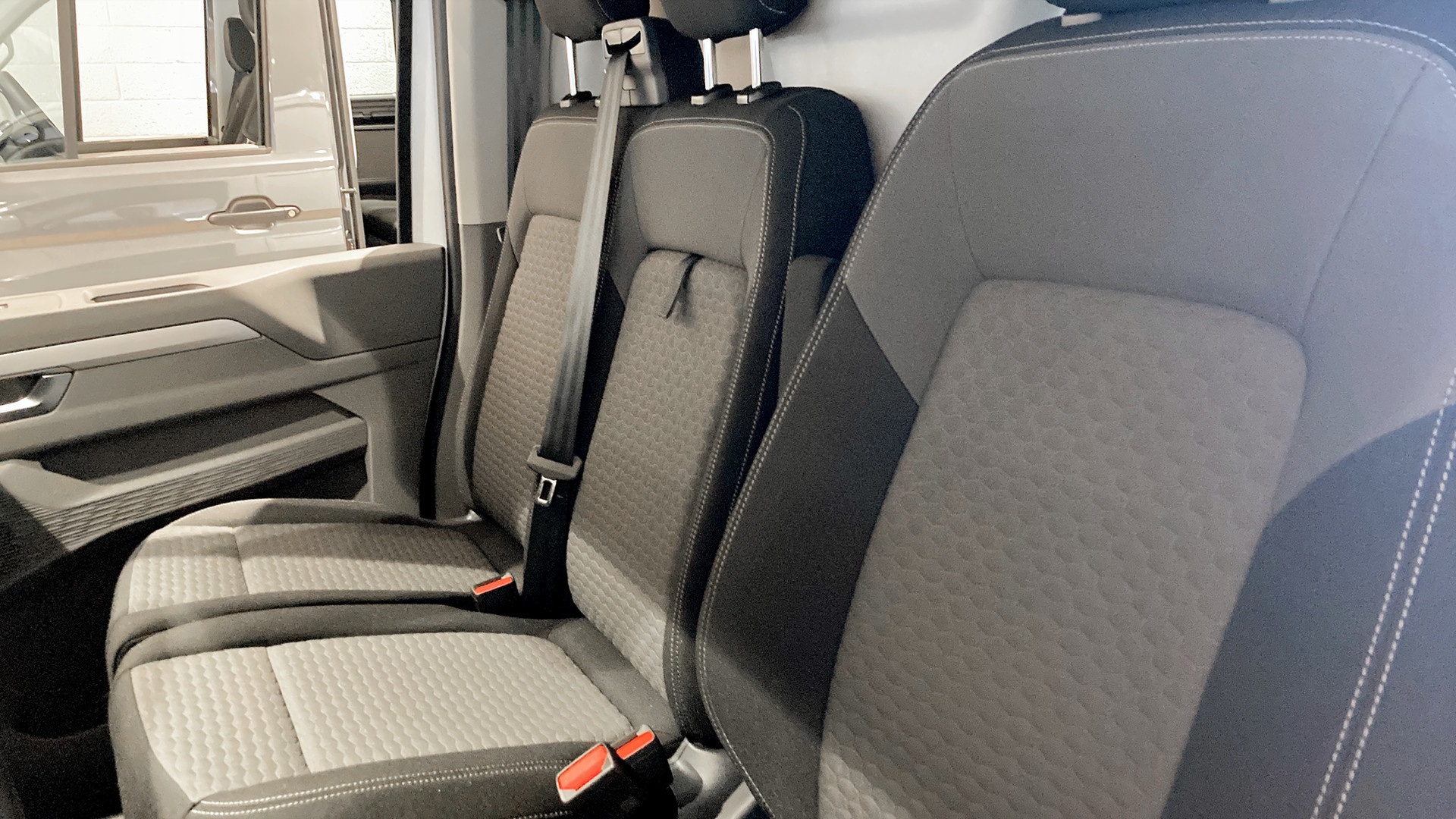 Volkswagen T7 Transporter KEJ27D