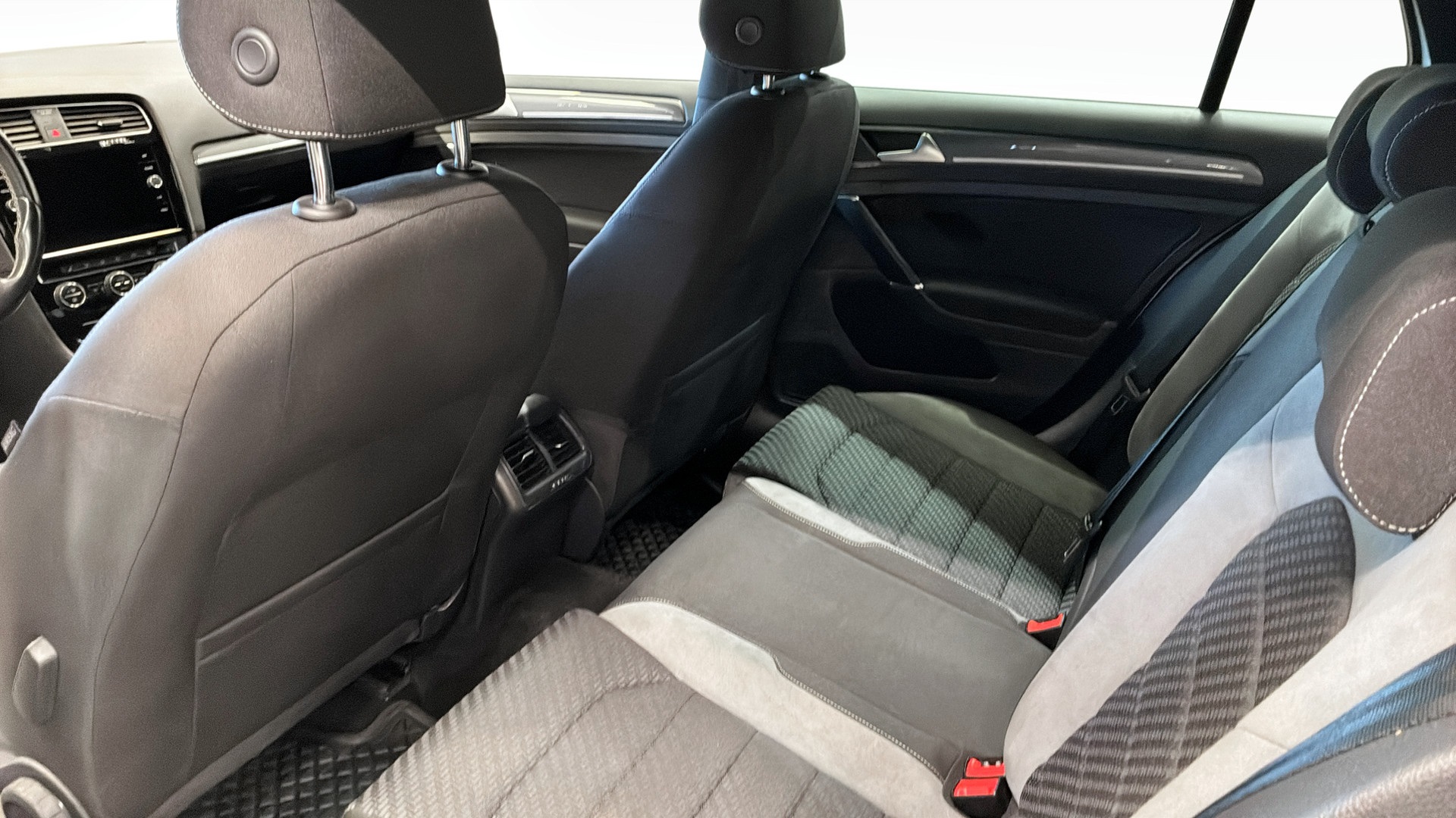 Volkswagen Golf KEK81B