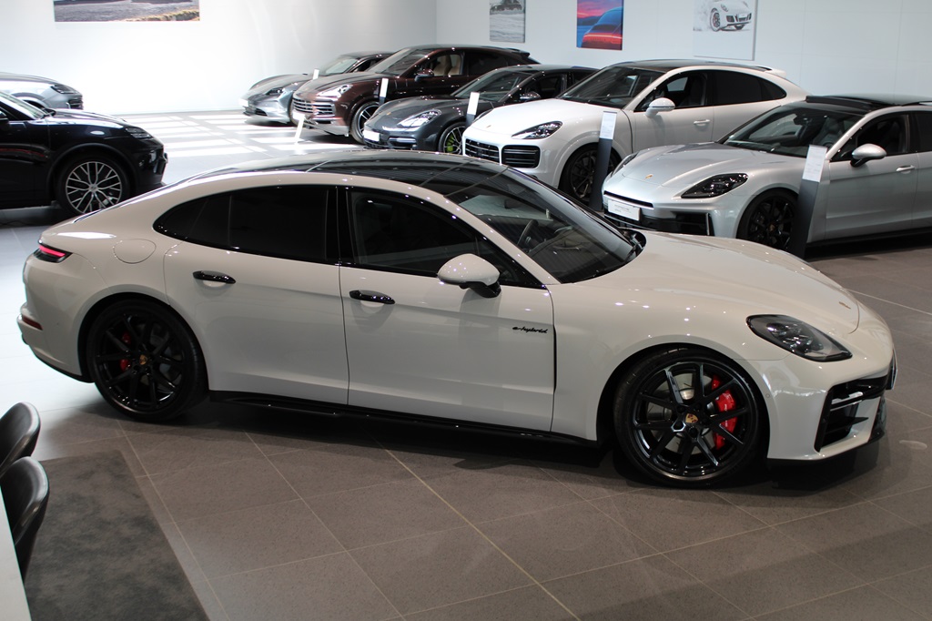 Porsche Panamera KEP07Y