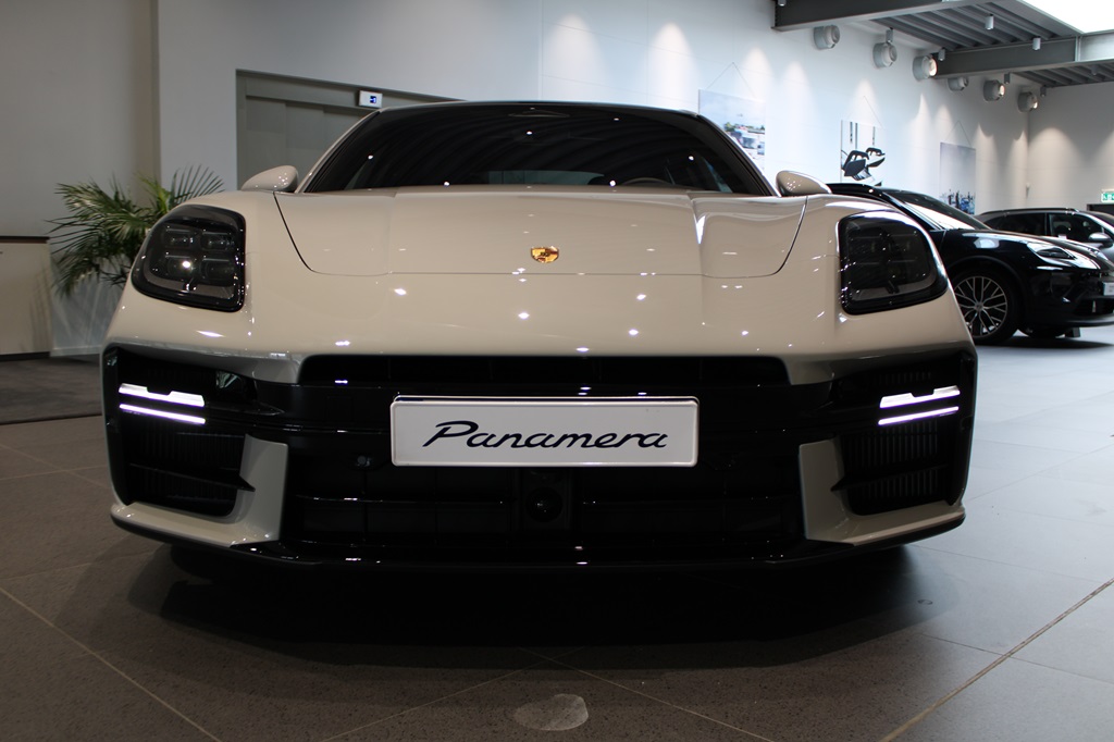 Porsche Panamera KEP07Y