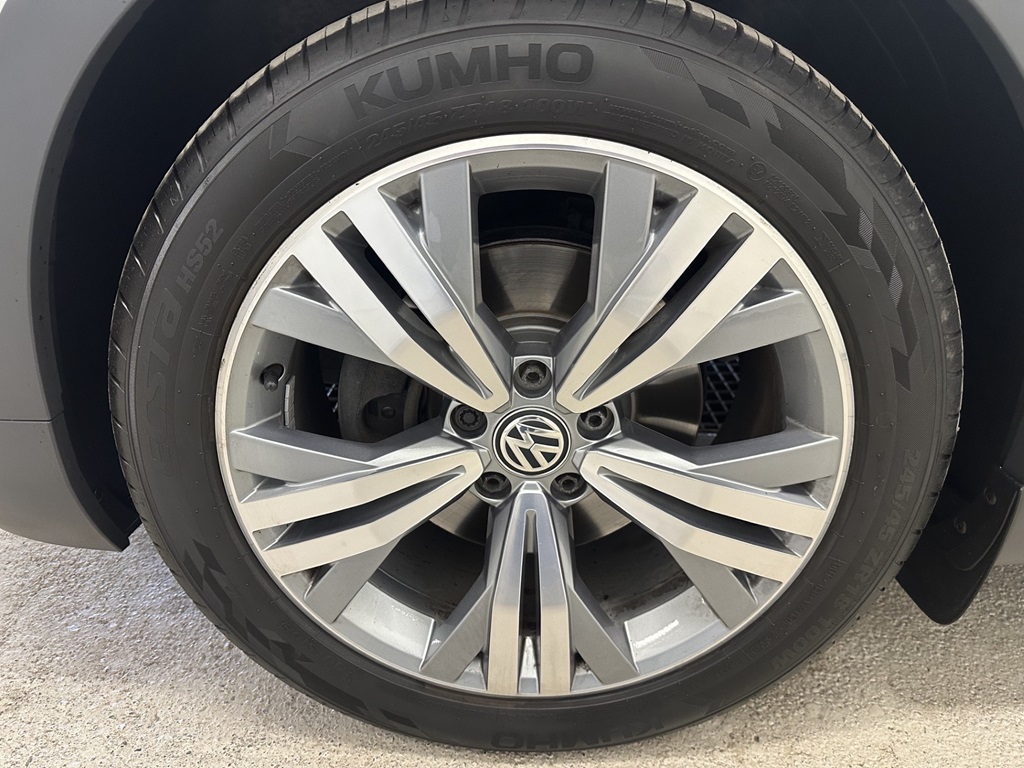 Volkswagen Passat KFG50J