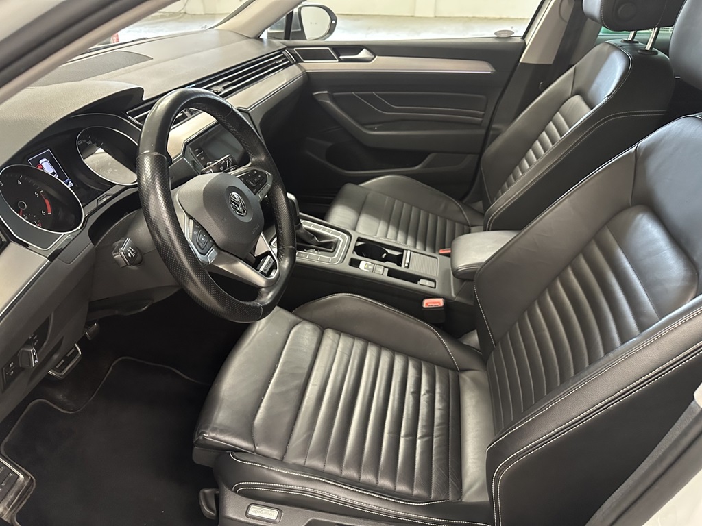 Volkswagen Passat KFG50J
