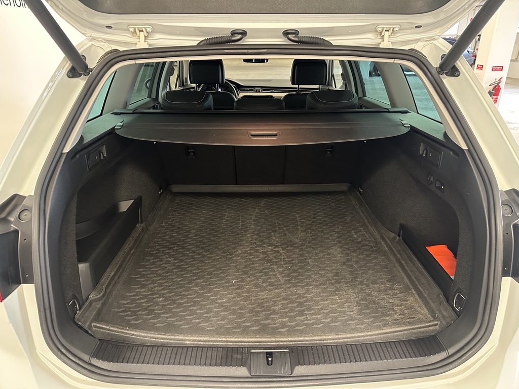 Volkswagen Passat KFG50J