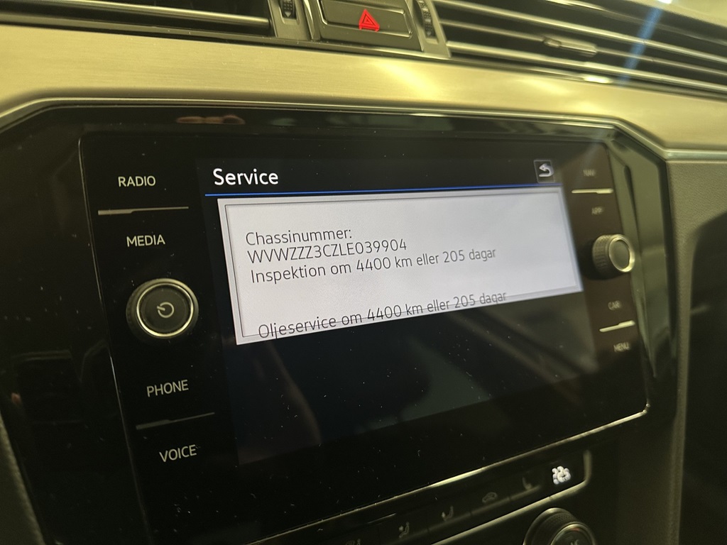 Volkswagen Passat KFG50J