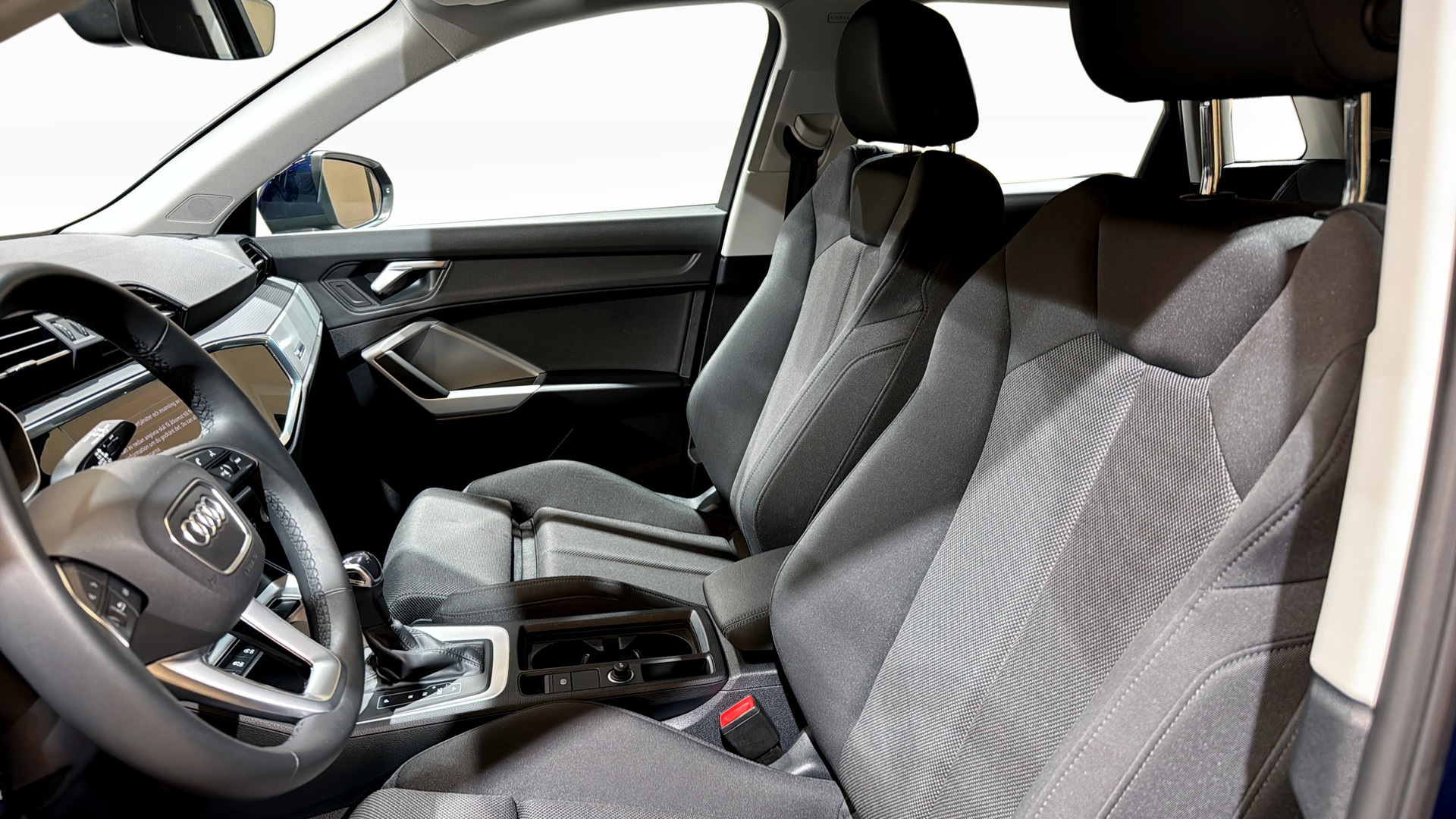 Audi Q3 KGH64P