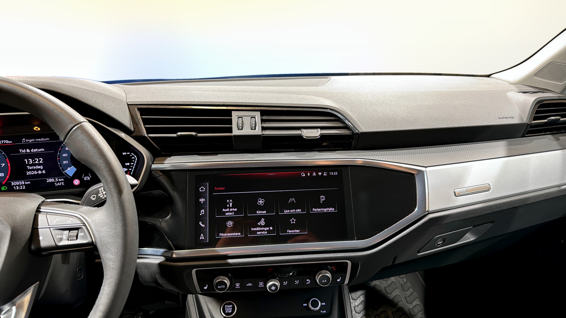 Audi Q3 KGH64P
