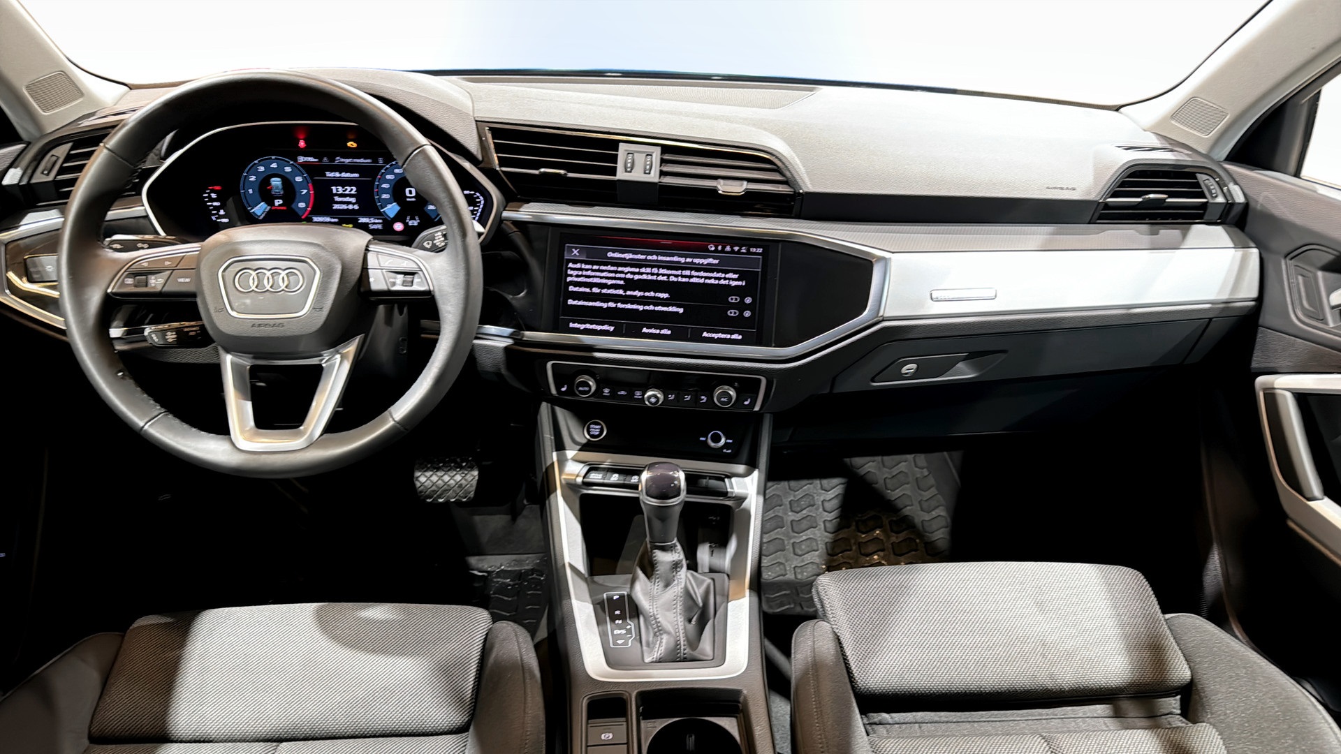 Audi Q3 KGH64P
