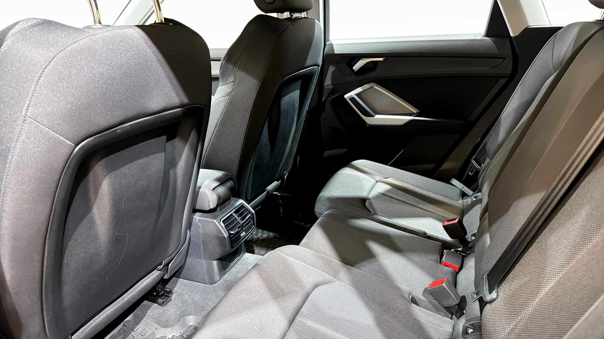Audi Q3 KGH64P