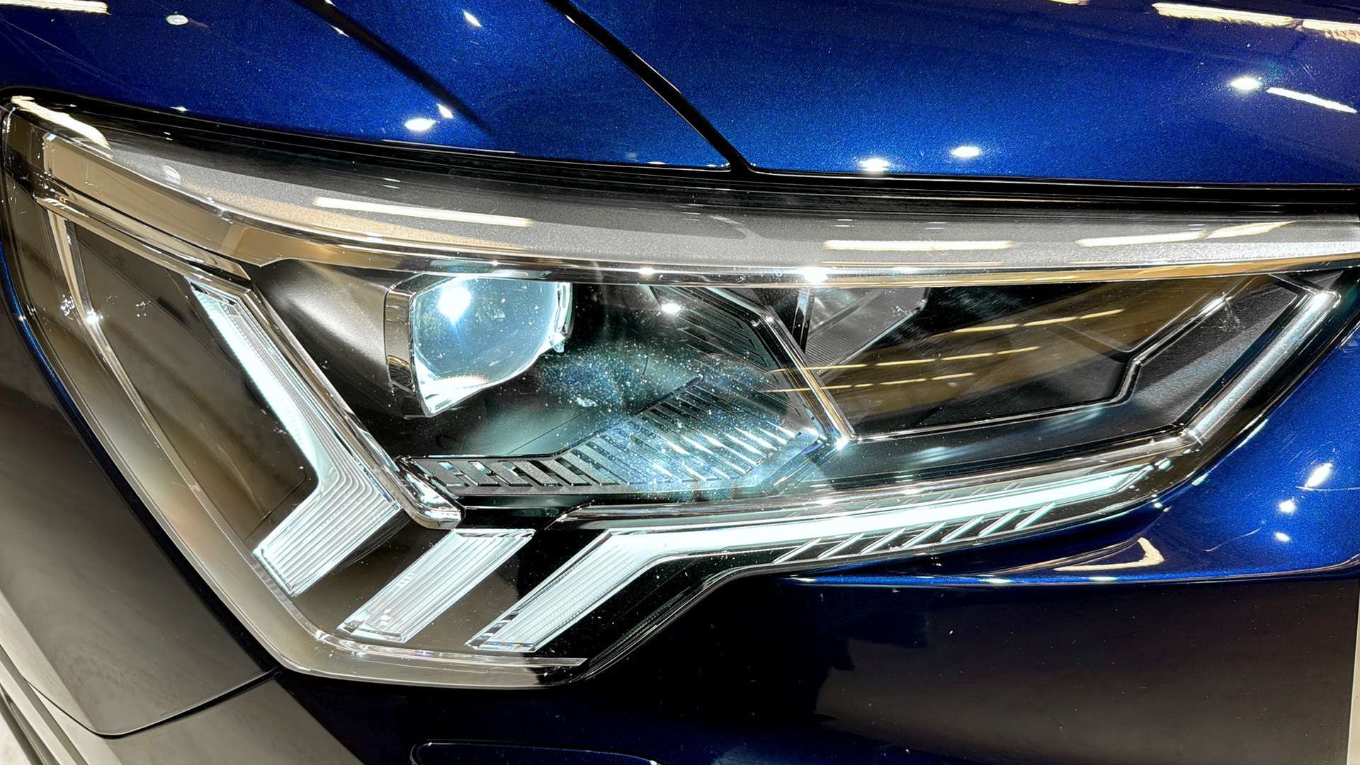 Audi Q3 KGH64P