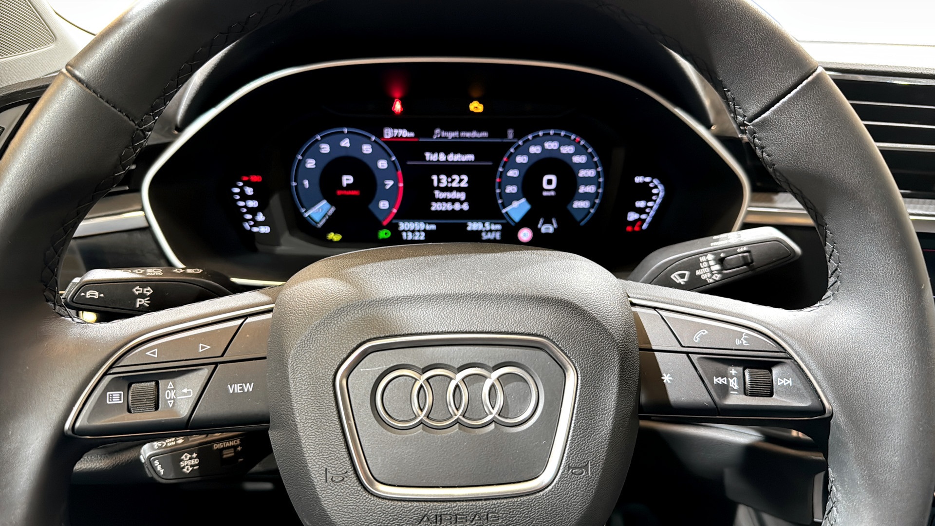 Audi Q3 KGH64P