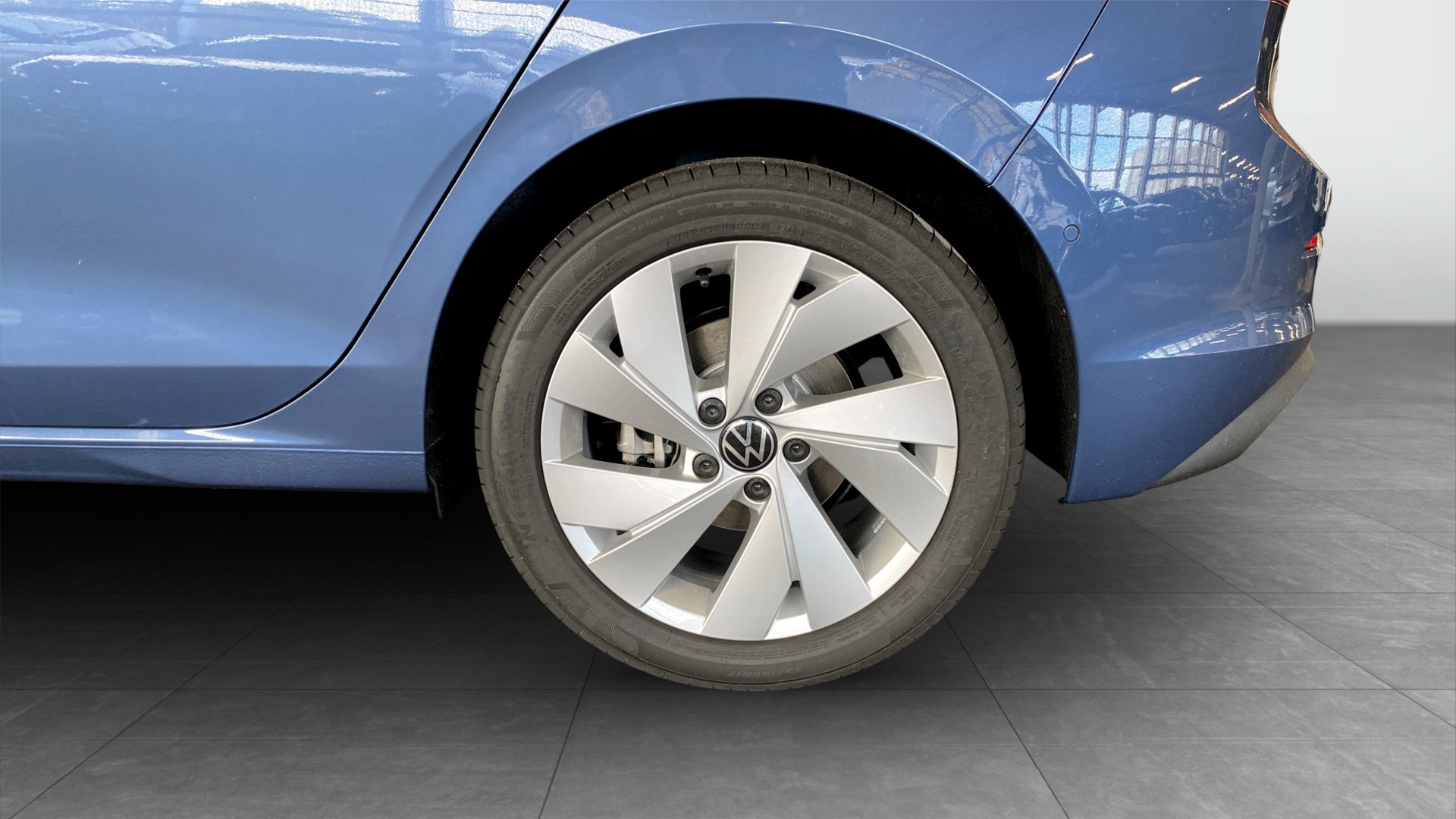 Volkswagen Golf KGL82Y