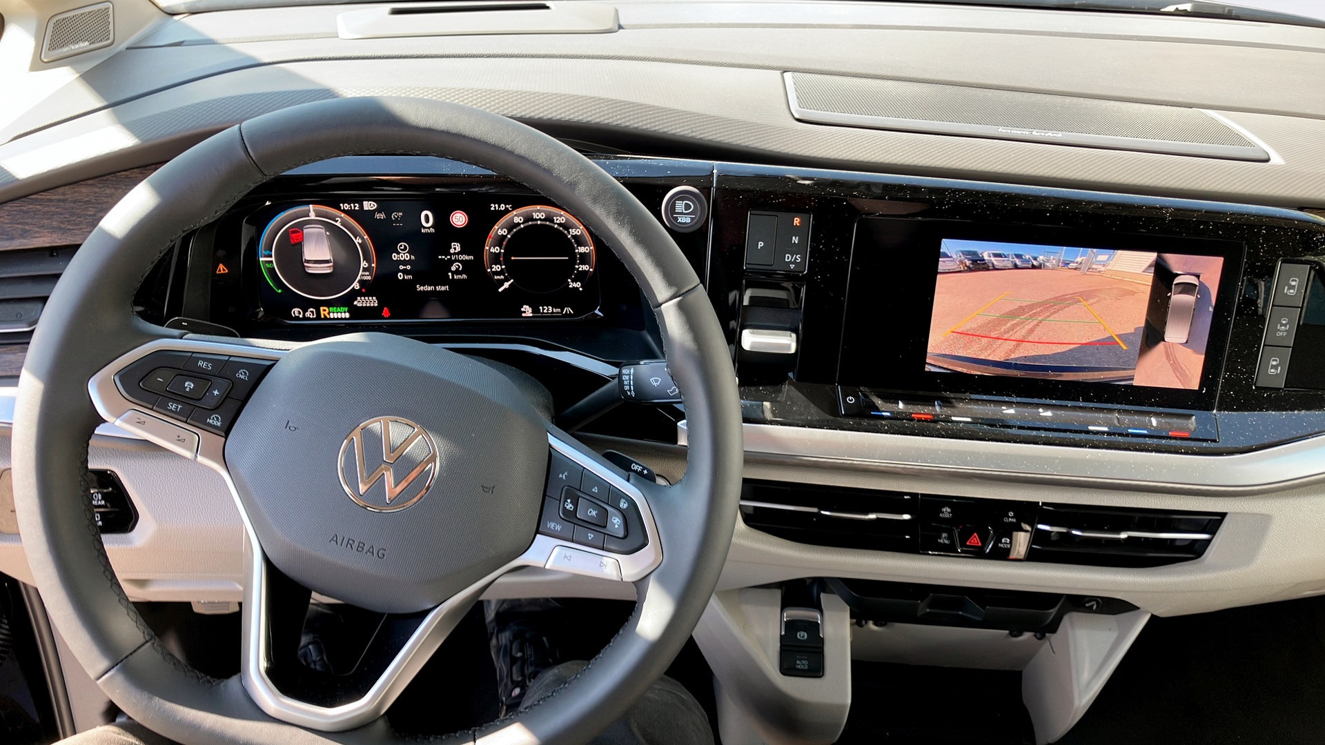 Volkswagen T7 Multivan KGU64C