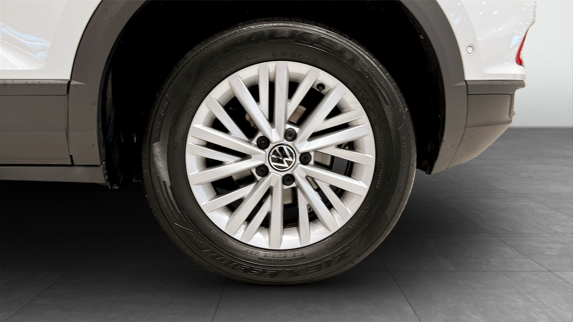 Volkswagen T-Roc KHE26B