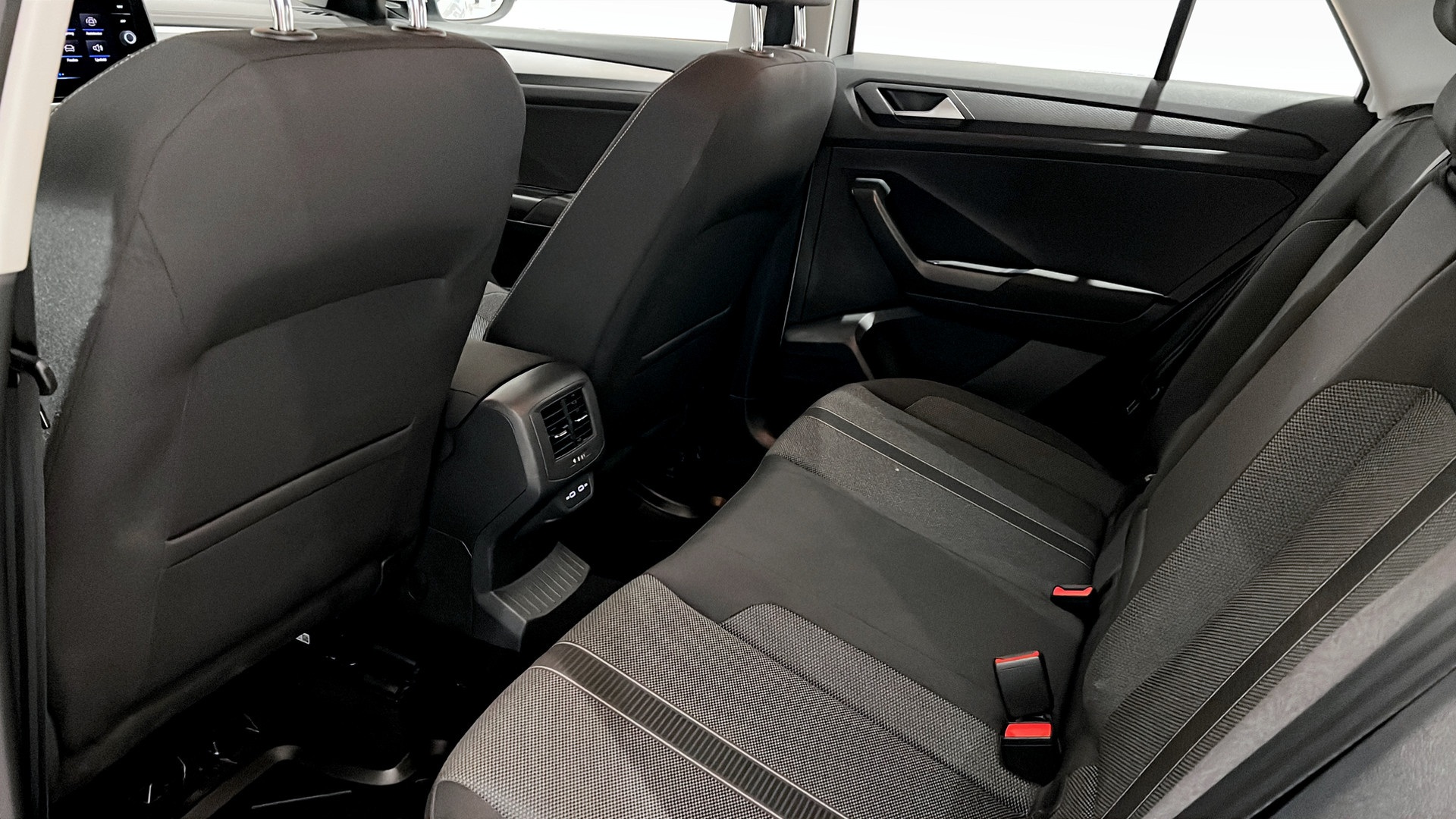 Volkswagen T-Roc KHE26B