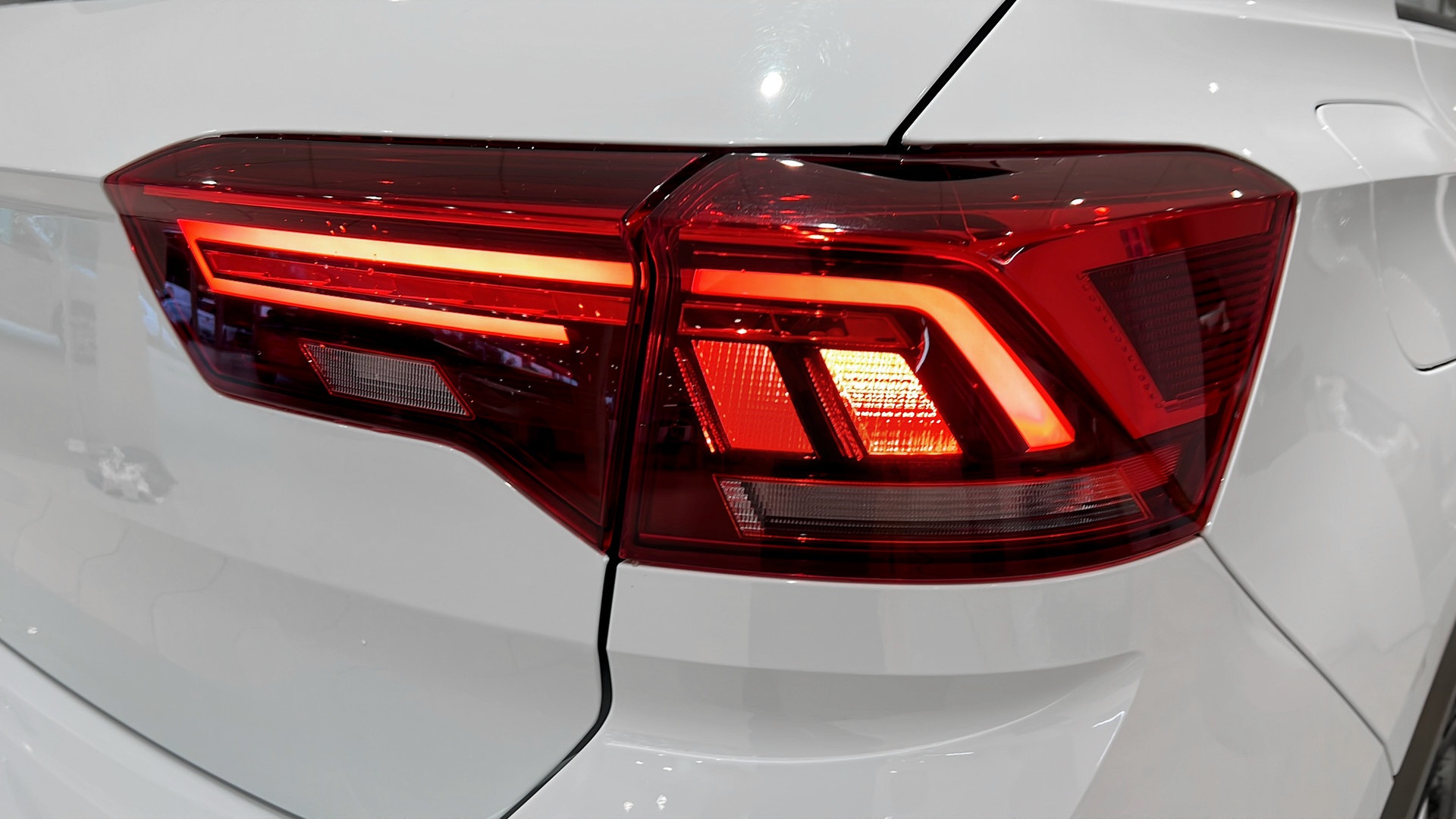 Volkswagen T-Roc KHE26B