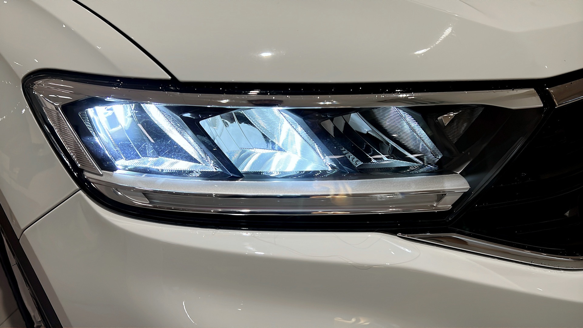 Volkswagen T-Roc KHE26B