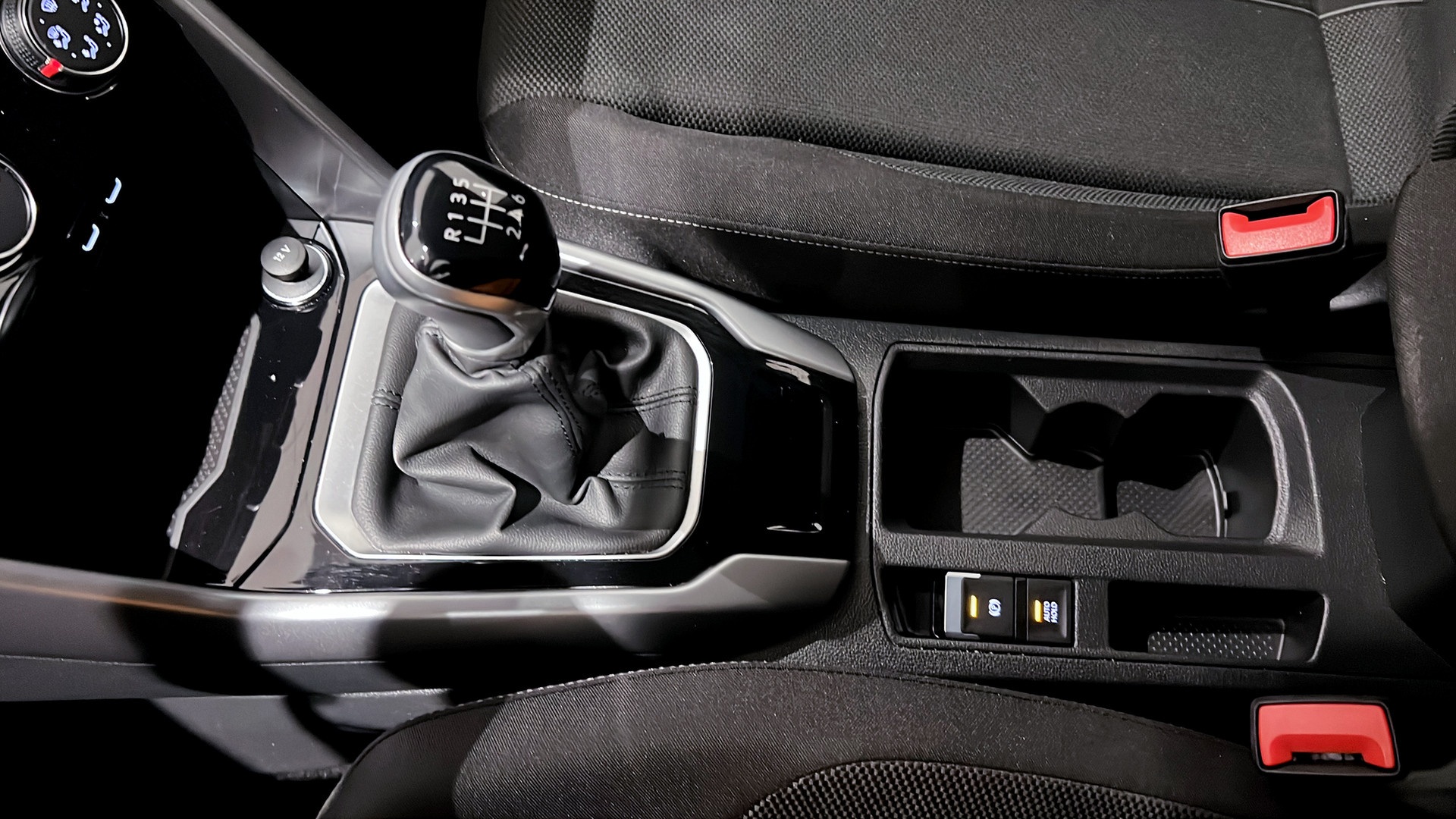 Volkswagen T-Roc KHE26B