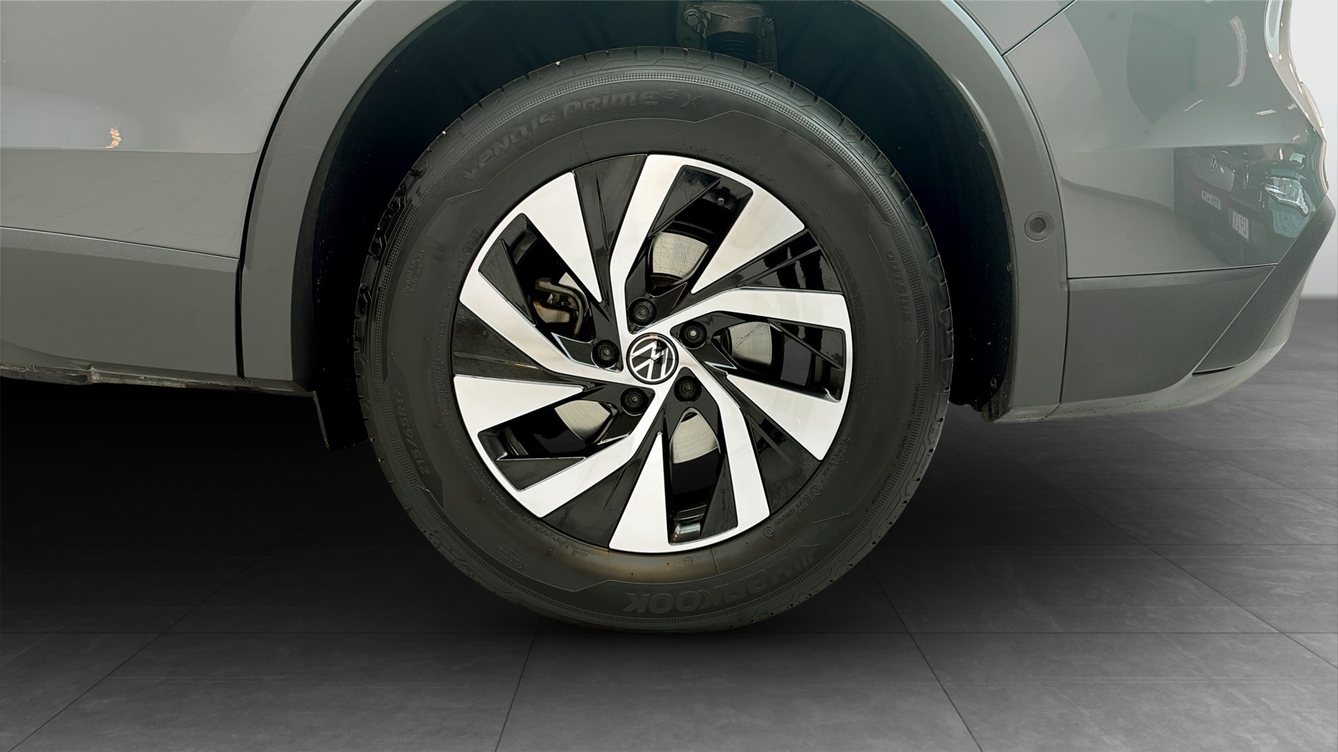 Volkswagen Tiguan KHG12A