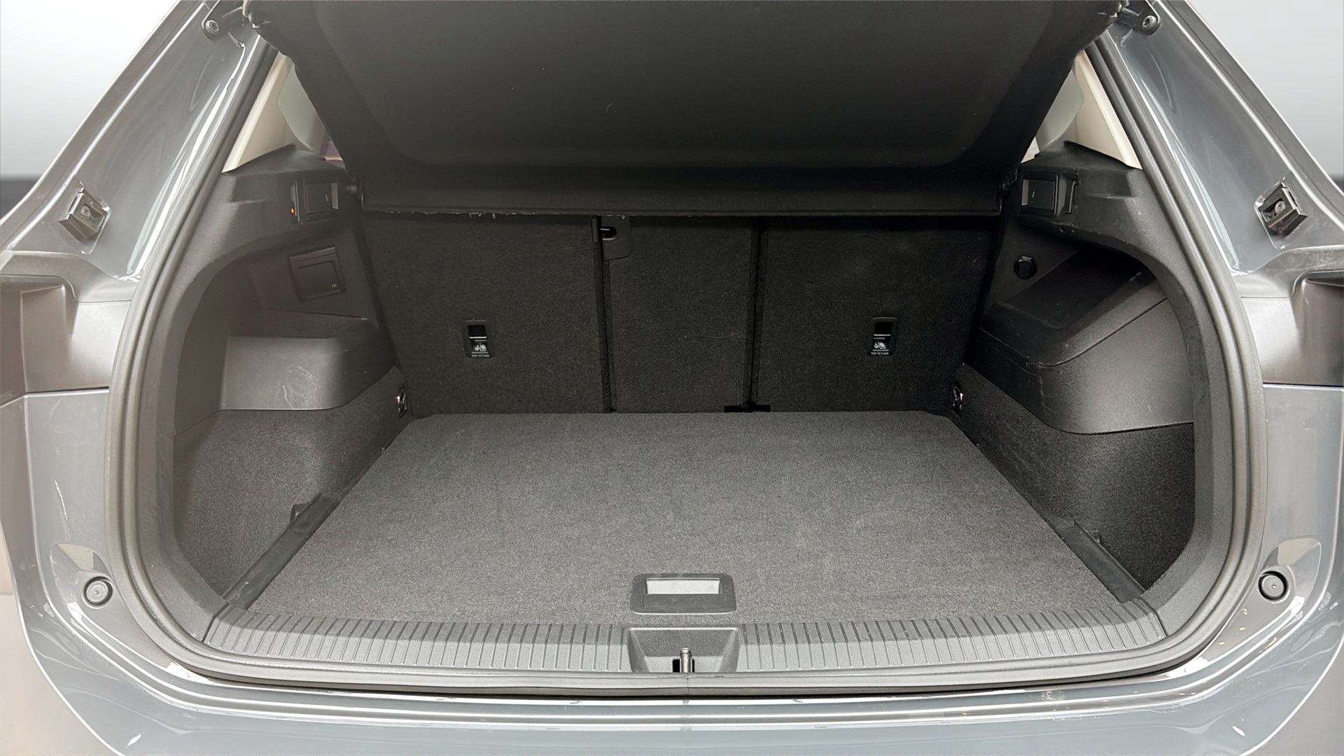 Volkswagen Tiguan KHG12A