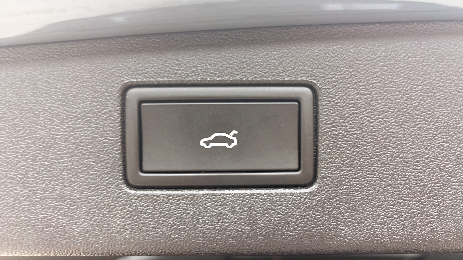 Volkswagen Tiguan KHG12A