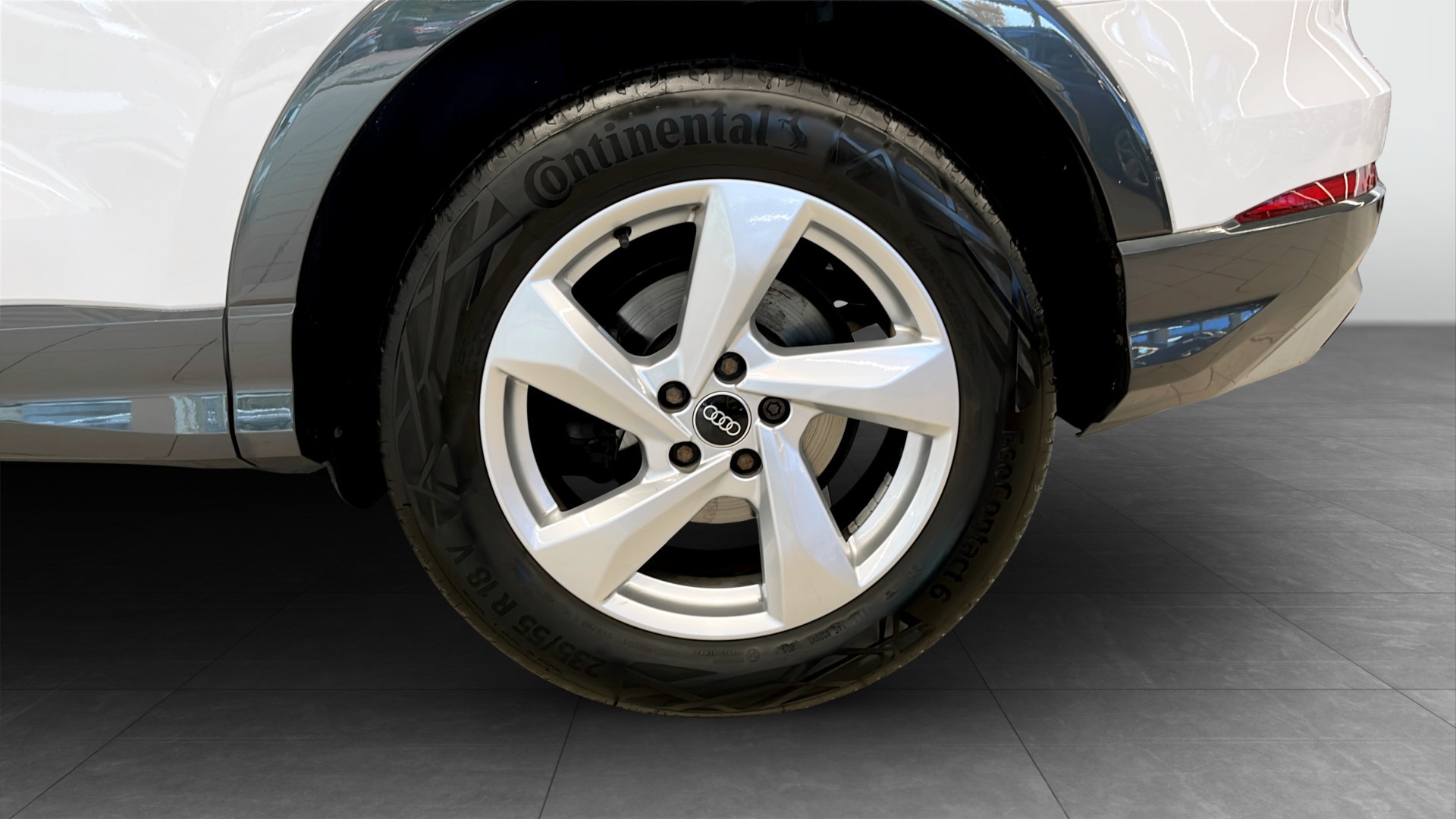 Audi Q3 KHJ80W