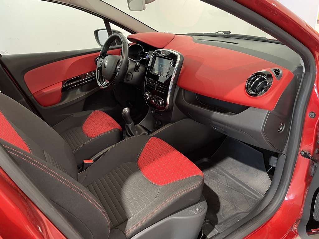 Renault Clio KHP008