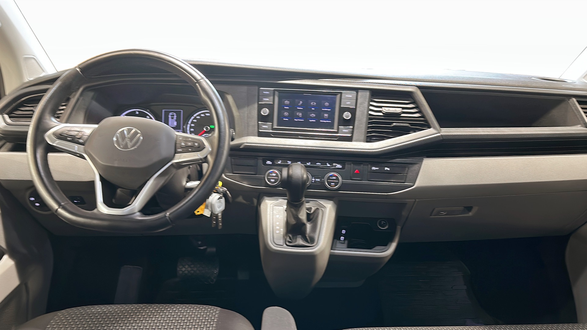 Volkswagen T6.1 Caravelle lång hjulbas KJA67C