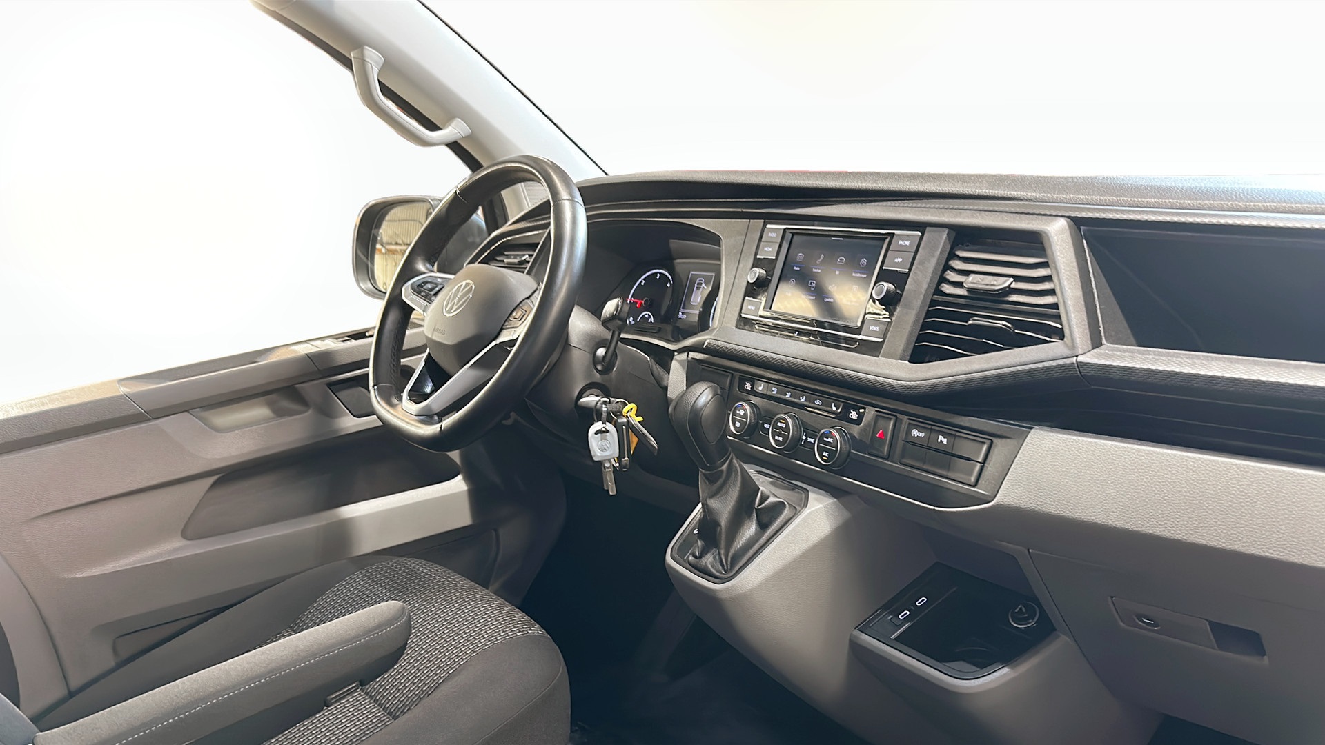 Volkswagen T6.1 Caravelle lång hjulbas KJA67C