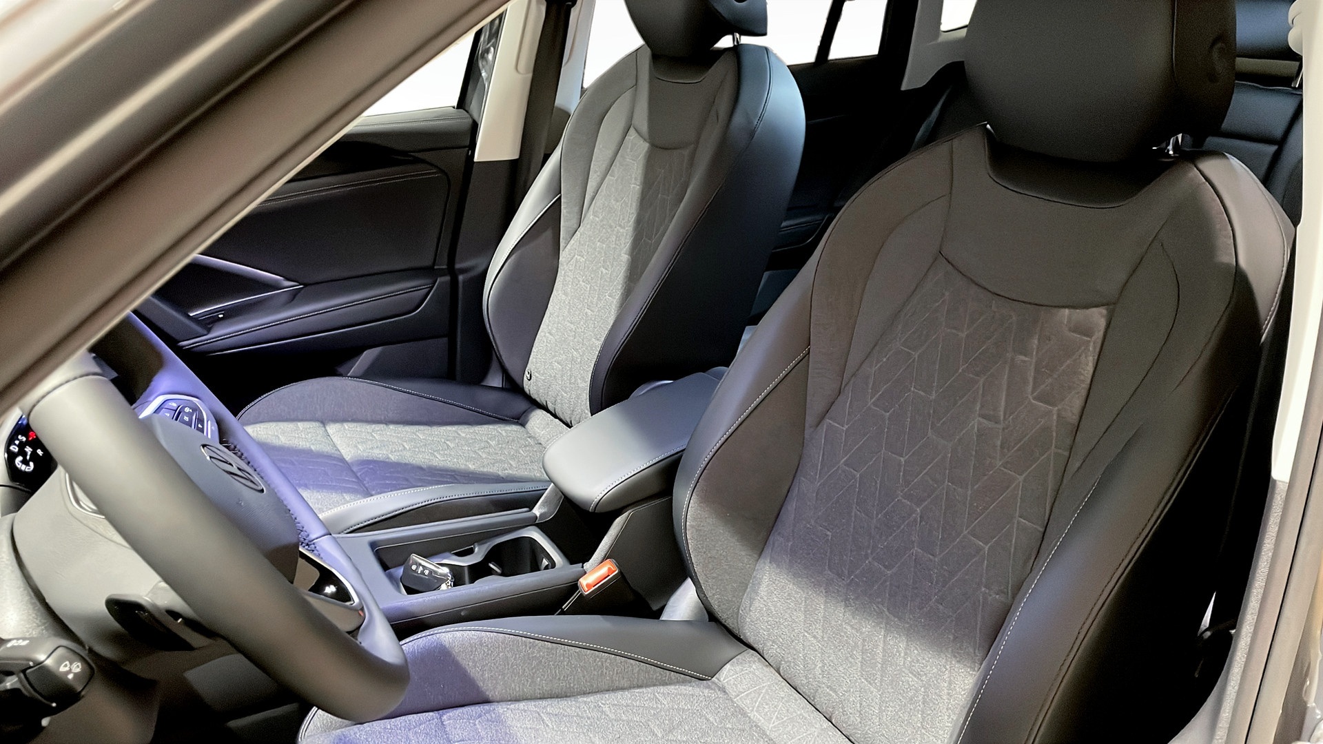 Volkswagen Tiguan KJB57Z