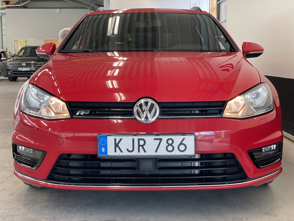 Volkswagen Golf KJR786