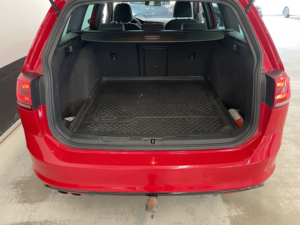 Volkswagen Golf KJR786