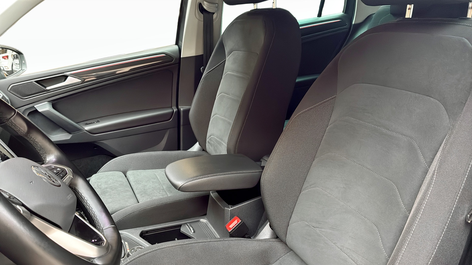 Volkswagen Tiguan KLC76E