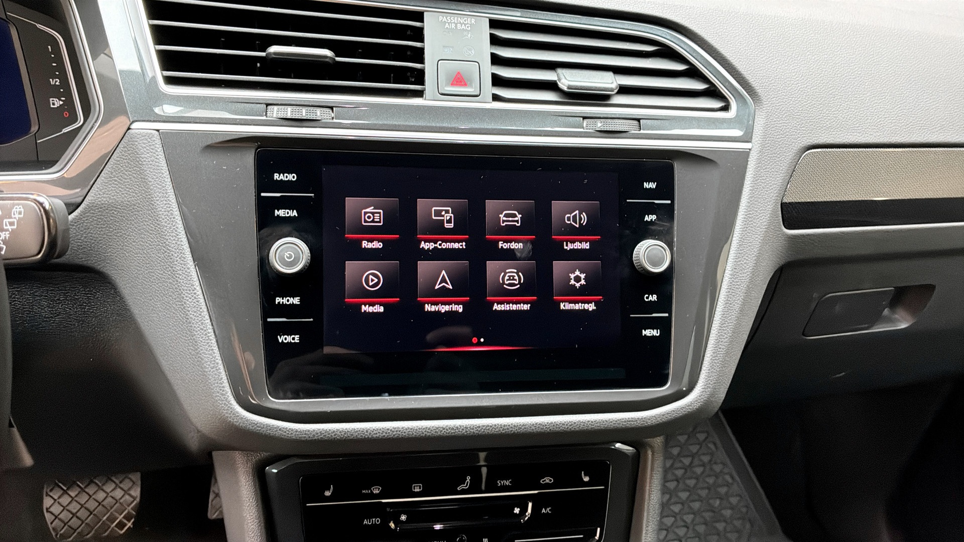 Volkswagen Tiguan KLC76E