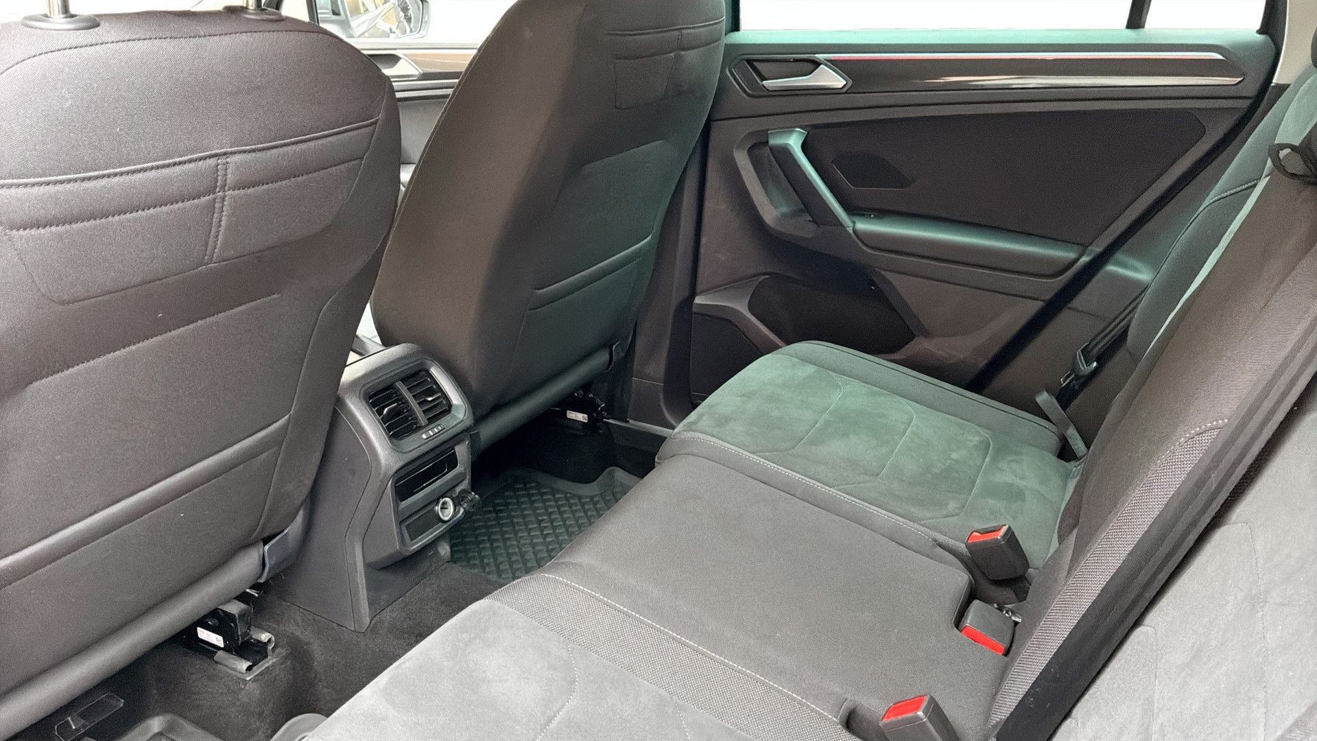 Volkswagen Tiguan KLC76E