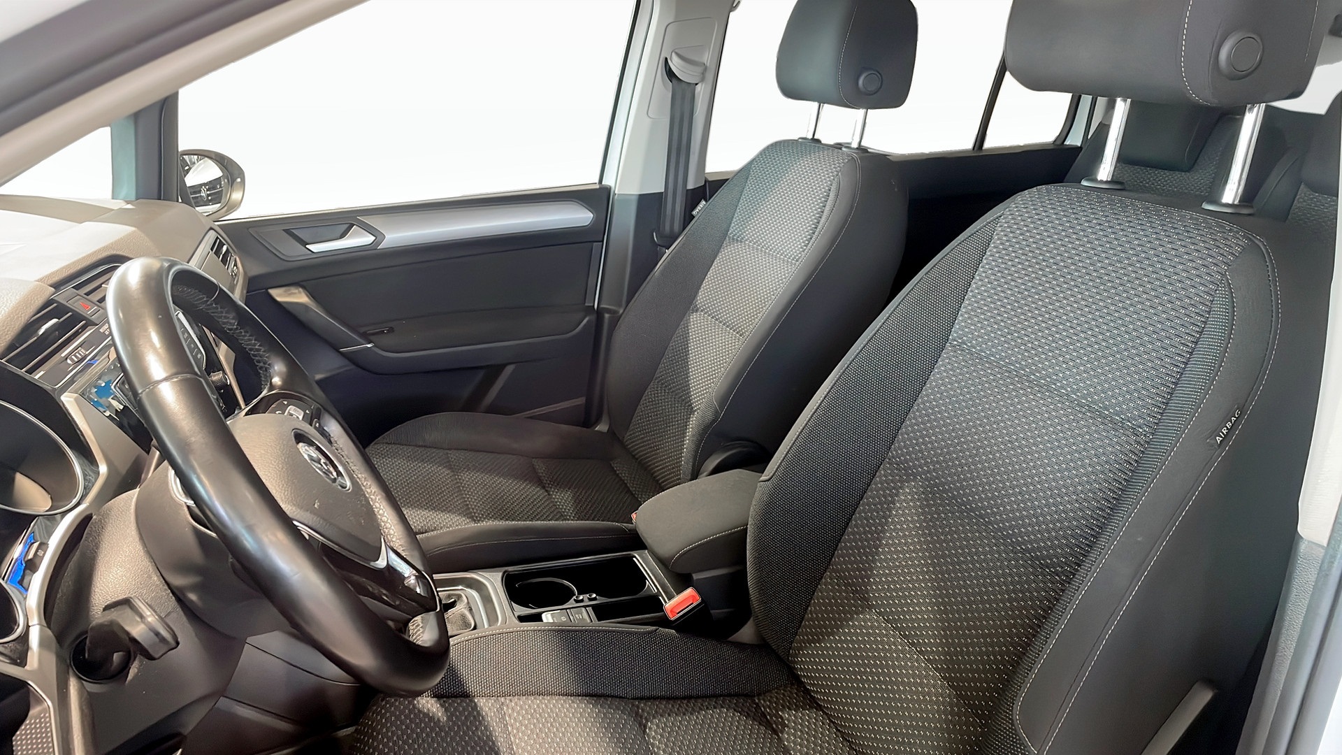Volkswagen Touran KLE891