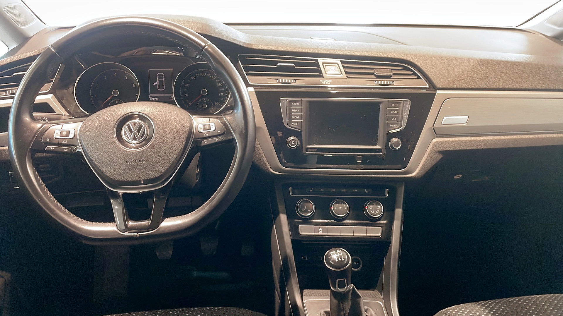 Volkswagen Touran KLE891
